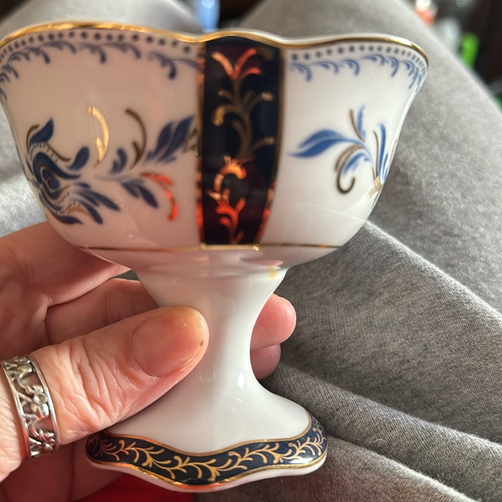 Small ceramic bowls total of 3